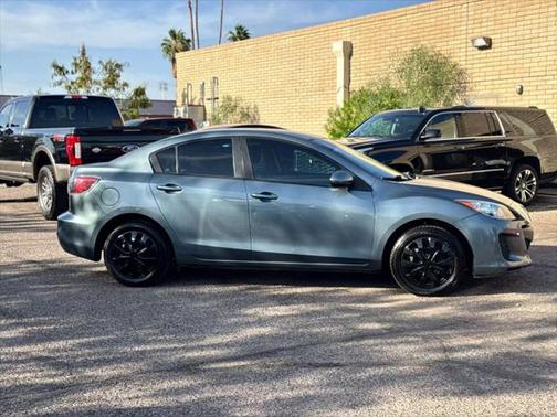2013 Mazda Mazda3 i Sport