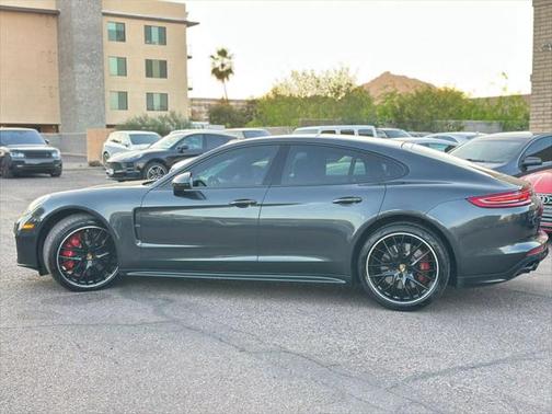 2017 Porsche Panamera Turbo