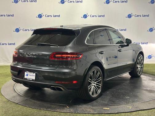 2018 Porsche Macan Turbo