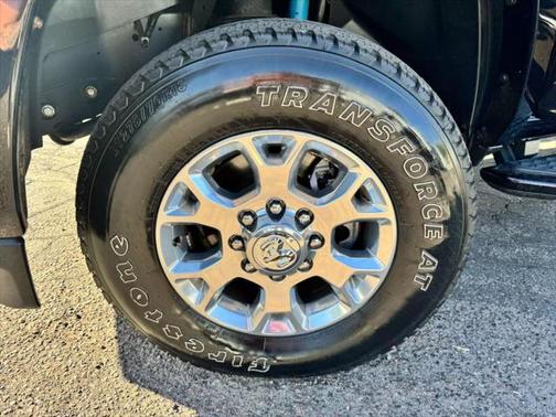 2019 RAM 2500 Laramie Crew Cab 4x4 6'4' Box