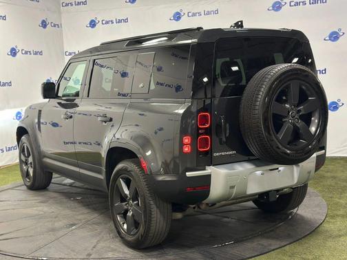 2023 Land Rover Defender 110 SE