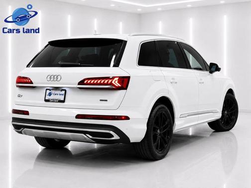 White 2021 Audi Q7 45 Premium Plus