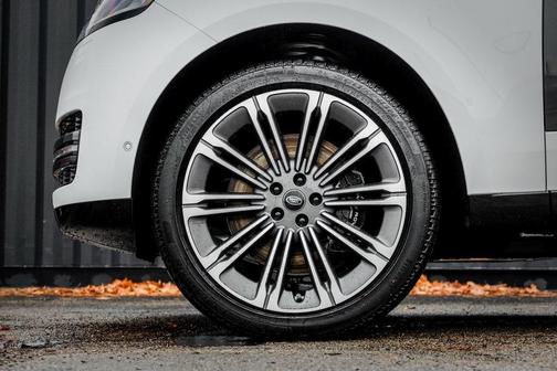 2025 Land Rover Range Rover P530 SE 7 Seat