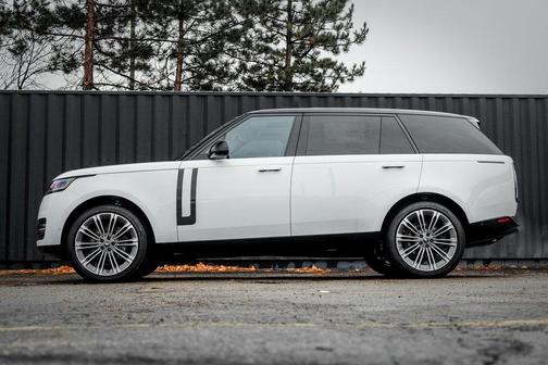 2025 Land Rover Range Rover P530 SE 7 Seat