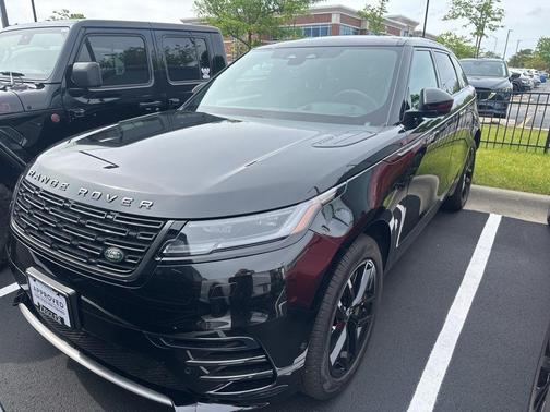 Santorini Black Metallic 2026 Land Rover Range Rover Velar P250 Dynamic SE