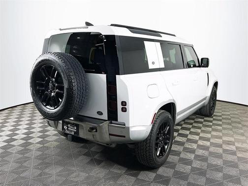 2023 Land Rover Defender 110 Standard