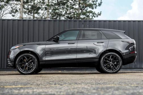 Carpathian Grey 2026 Land Rover Range Rover Velar P250 Dynamic SE