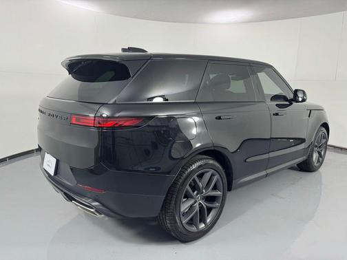 2025 Land Rover Range Rover Sport P360 SE