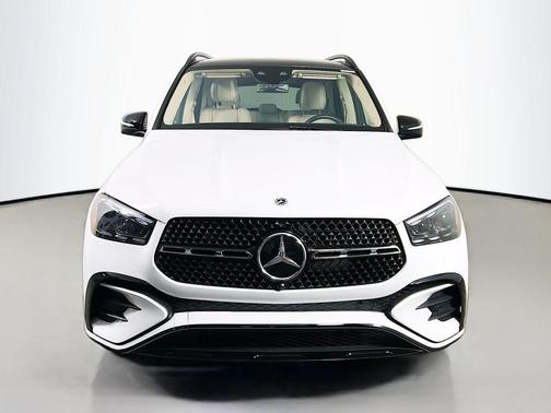 MANUFAKTUR Moonlight White Metallic 2024 Mercedes-Benz GLE 580 AWD 4MATIC