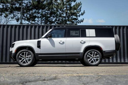 Fuji White 2026 Land Rover Defender P300 S
