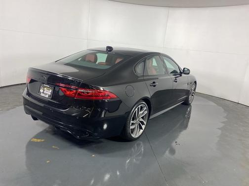 2024 Jaguar XF R-Dynamic SE