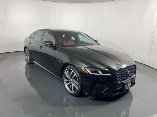 2024 Jaguar XF R-Dynamic SE