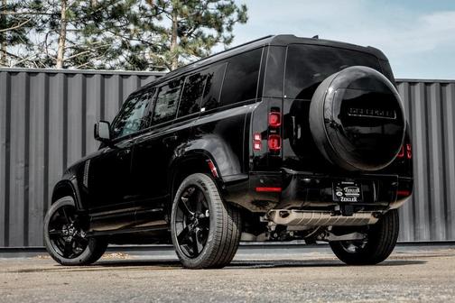 2025 Land Rover Defender P400 X-Dynamic SE