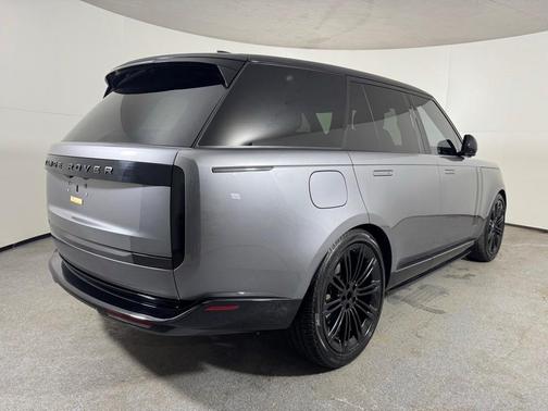 2024 Land Rover Range Rover P530 SE