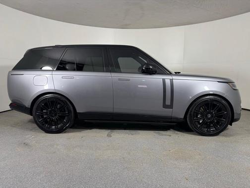 2024 Land Rover Range Rover P530 SE