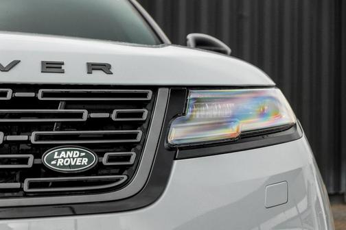 2026 Land Rover Range Rover Velar Dynamic SE