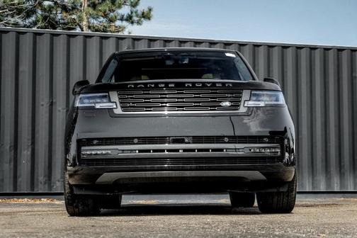 2025 Land Rover Range Rover P400 SE