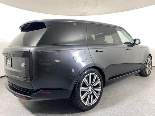 2023 Land Rover Range Rover P530 SE