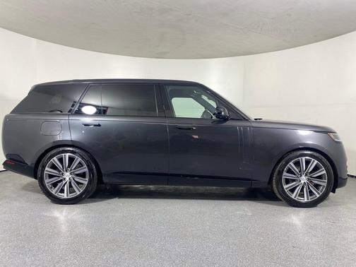 2023 Land Rover Range Rover P530 SE