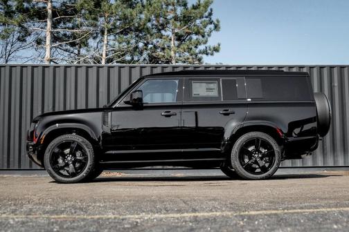 2025 Land Rover Defender P400 X-Dynamic SE