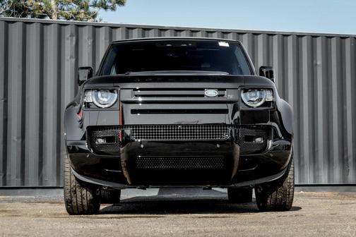 2025 Land Rover Defender P400 X-Dynamic SE