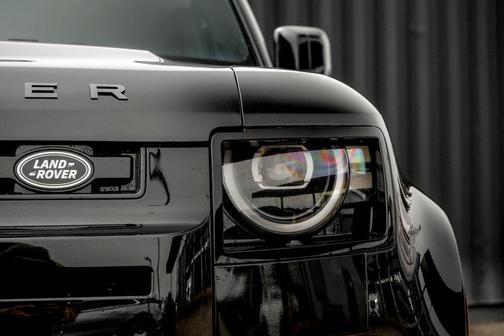 Santorini Black 2026 Land Rover Defender P400 X-Dynamic SE