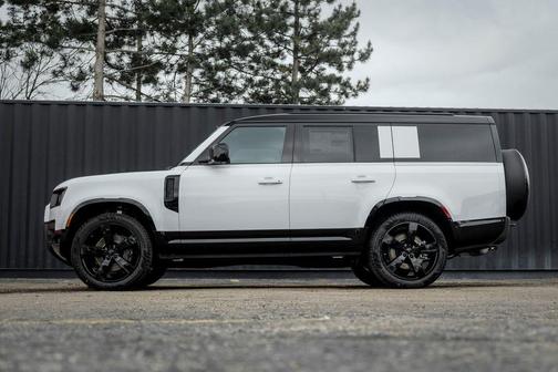 Fuji White 2026 Land Rover Defender P400 X-Dynamic SE
