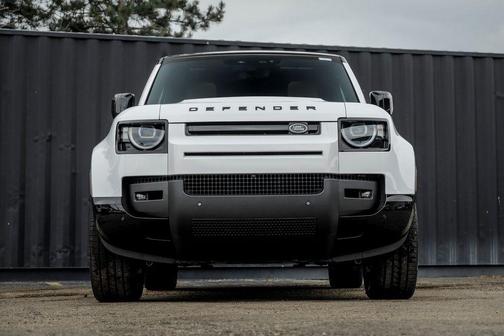 Fuji White 2026 Land Rover Defender P400 X-Dynamic SE