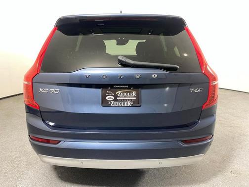 2022 Volvo XC90 T6 Momentum 6 Passenger