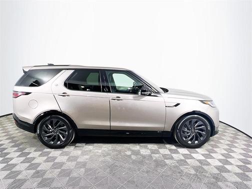 2022 Land Rover Discovery P300 R-Dynamic S