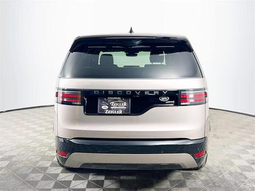 2022 Land Rover Discovery P300 R-Dynamic S