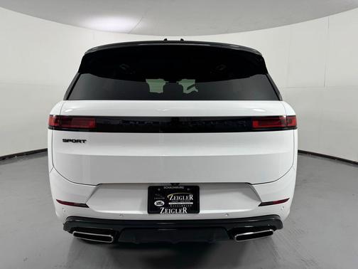 Fuji White 2024 Land Rover Range Rover Sport Dynamic SE