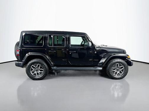 Black Clearcoat 2025 Jeep Wrangler Sahara