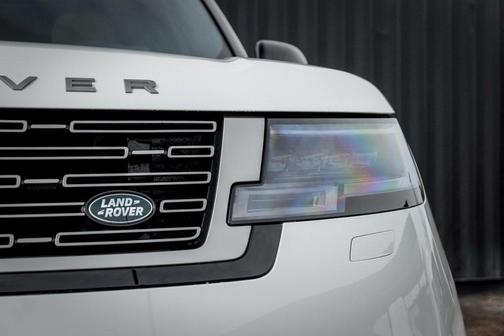 2025 Land Rover Range Rover P550e SE