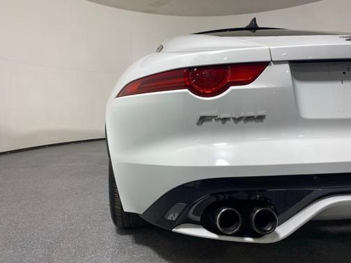 2017 Jaguar F-TYPE R