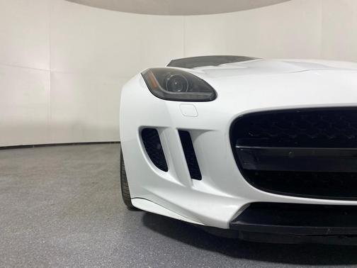 2017 Jaguar F-TYPE R