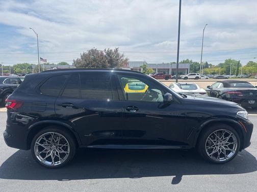 Carbon Black Metallic 2022 BMW X5 xDrive40i