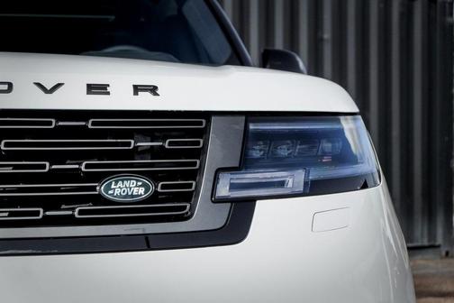 2025 Land Rover Range Rover P530 SE