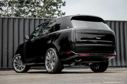 2025 Land Rover Range Rover P400 SE