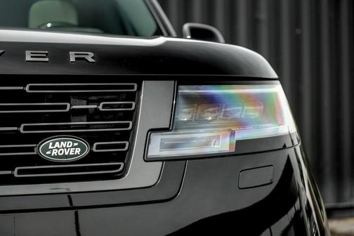 2025 Land Rover Range Rover P400 SE