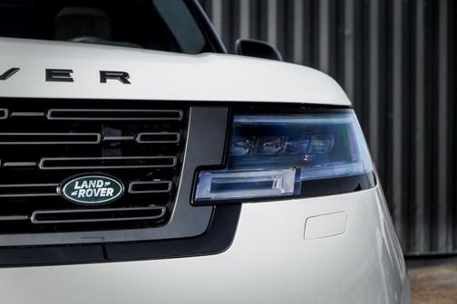 2025 Land Rover Range Rover P530 SE