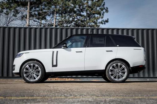 2025 Land Rover Range Rover P530 SE