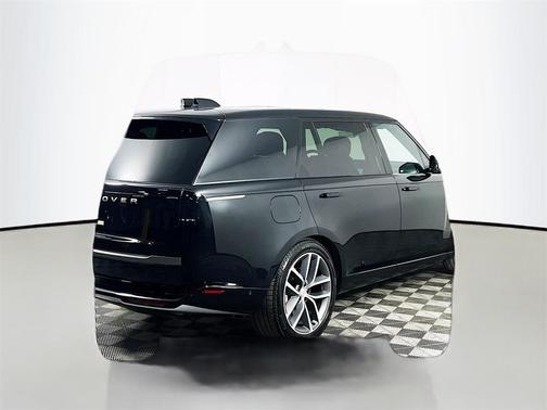 2025 Land Rover Range Rover P400 SE 7 Seat