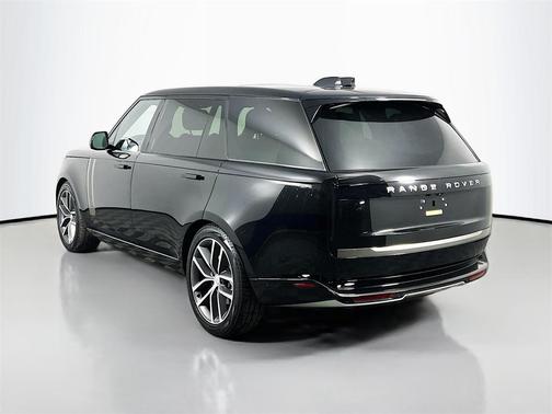 2025 Land Rover Range Rover P400 SE 7 Seat