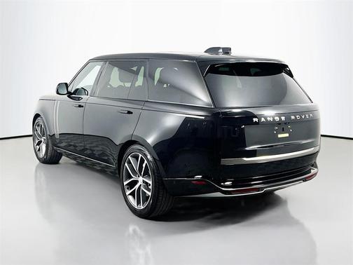 2025 Land Rover Range Rover P400 SE 7 Seat