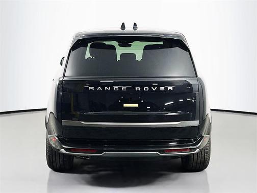 2025 Land Rover Range Rover P400 SE 7 Seat
