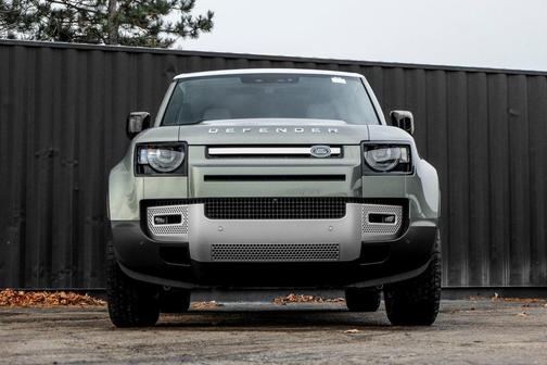 2025 Land Rover Defender P400 S