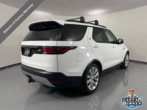 Fuji White 2023 Land Rover Discovery S