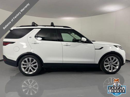 Fuji White 2023 Land Rover Discovery S