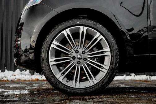 2025 Land Rover Range Rover P530 SE